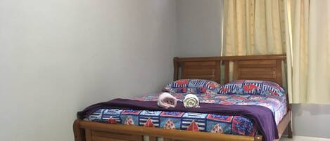 Deluxe Double Room | Desk, iron/ironing board, free WiFi, bed sheets
