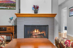 Interior - The Hidden Park Getaway | An Irvie Home (Albuquerque)