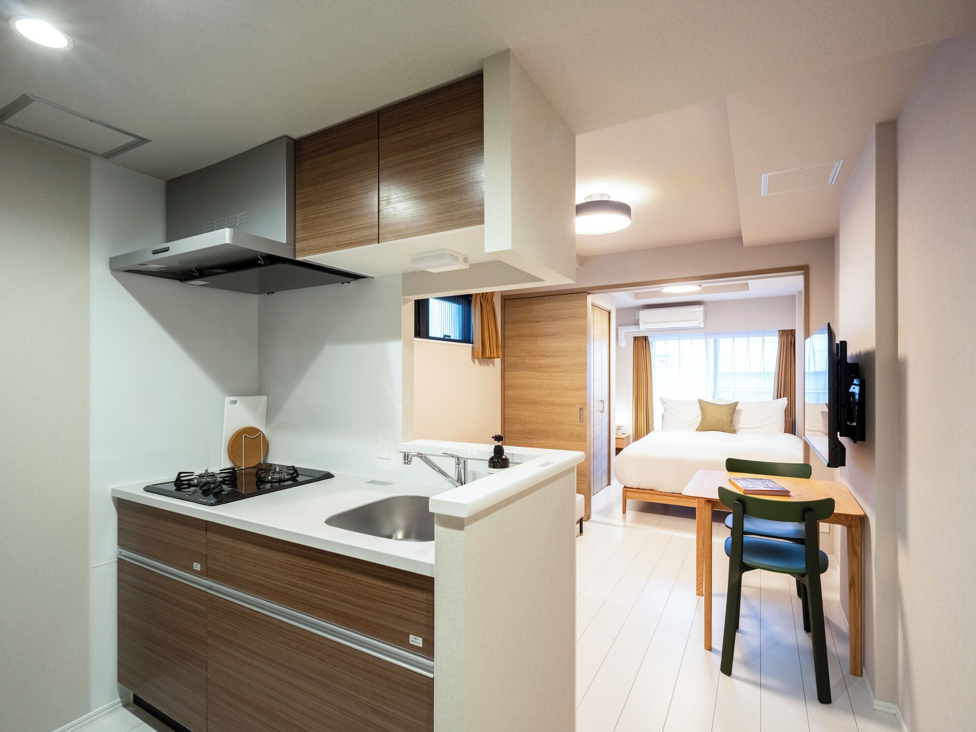Executive Apartment | Blackout drapes, iron/ironing board, free WiFi, bed sheets