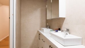 Bathroom - Jasandro Ivanhoe Base 19 (Ivanhoe)