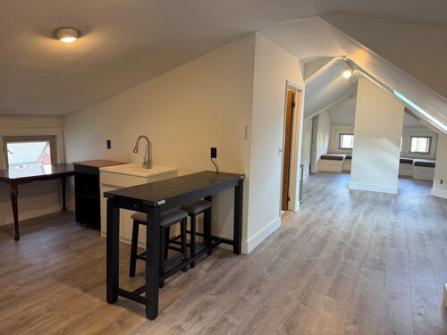2-bedroom apartment in Montclair, 2 min to NYC/World Cup Train & Restaurants