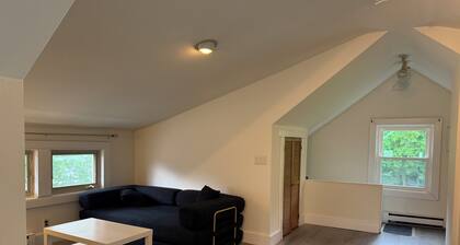 2-bedroom apartment in Montclair, 2 min to NYC/World Cup Train & Restaurants