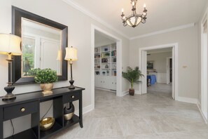 Interior - Serene 3-bedroom house on 3 acres in charming Gainesville (Gainesville)