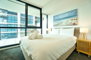 Iron/ironing board, WiFi, bed sheets - Beautiful City & Sky View 2BR Apt w Pool Gym Sauna (Adelaide)