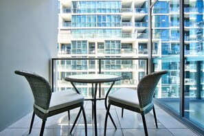 Interior - Luxurious & Stylish Modern 1BR APT w/ Pool & Gym (Adelaide)