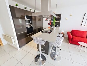 Private kitchen - Vrbo Property (Calvi)