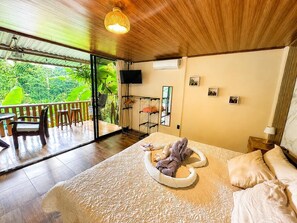 Free WiFi, bed sheets - Cabaña Eden Paradise, nature to relax listening to the birds. (Provincia de Alajuela)