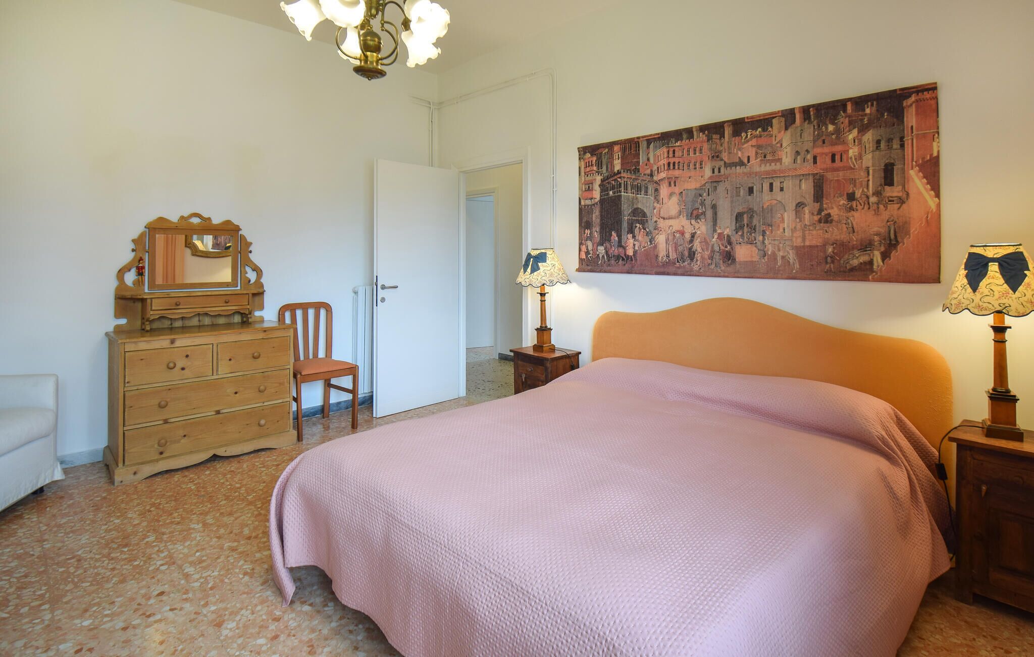 Iron/ironing board, travel crib, free WiFi