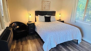 Basic Single Room | Free WiFi, bed sheets