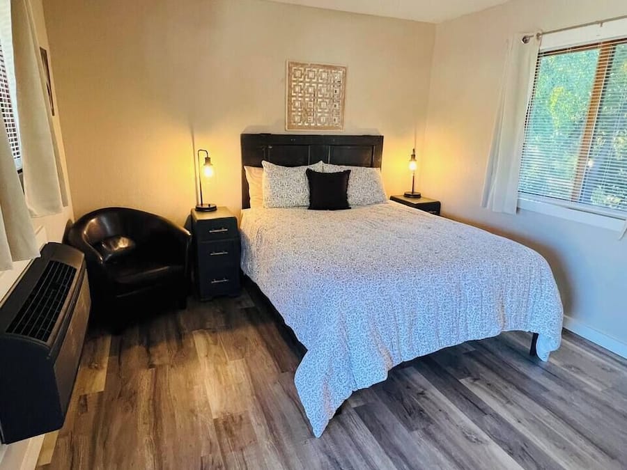 Basic Single Room | Free WiFi, bed sheets