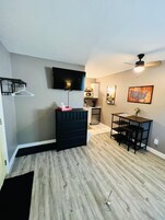 Single Room | Travel crib, free WiFi, bed sheets
