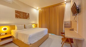 Deluxe-studiolejlighed - 1 queensize-seng - privat badeværelse - udsigt til pool | Skrivebord, gratis Wi-Fi