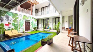Kolam renang outdoor