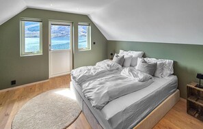 Free WiFi - 3 bedroom gorgeous home in Sandeid (Sandeid)