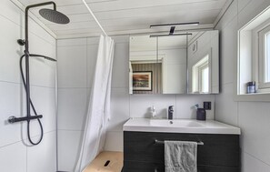 Shower - 2 bedroom nice home in Sletta (Sletta)