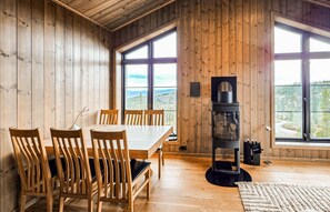 Dining - Nice home in Noresund with WiFi (Noresund)