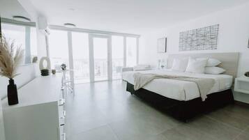 1 bedroom, desk, iron/ironing board, WiFi