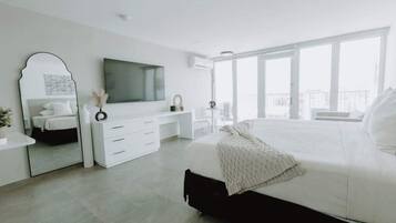 1 bedroom, desk, iron/ironing board, WiFi