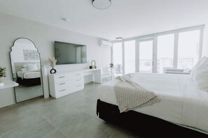 1 chambre, bureau, fer et planche à repasser, Wi-Fi