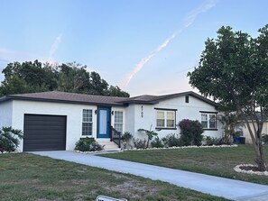 Exterior - New to VRBO - Large Private Pool - All New Furniture - Minutes to Beaches (Bradenton)