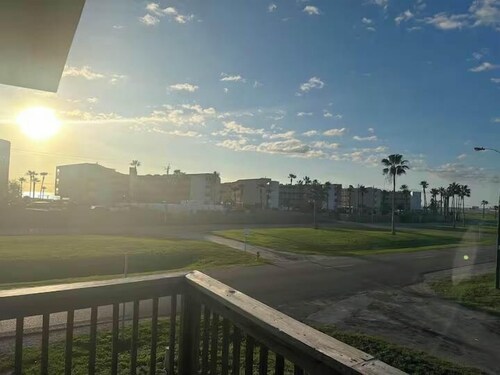Relaxing Beachside 1BR Studio, Near North Beach