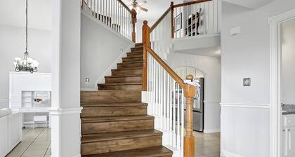 Charming 3-bedroom house with private pool in Houston