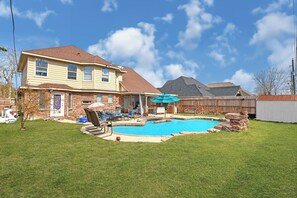 Outdoor pool - Charming 3-bedroom house with private pool in Houston (Houston)