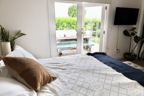 Room - La Jolla Coastal Home with Yard, 3 min Walk to Beach and Restaurants (San Diego)