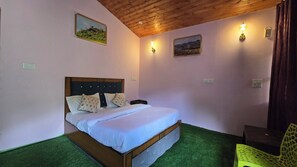 Phòng đôi Deluxe, ban công, quang cảnh núi | Bàn, truy cập Internet không dây miễn phí 