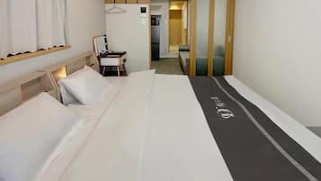 Superior Double Room, Balcony | Blackout drapes, soundproofing, free WiFi