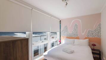 3 bedrooms, desk, iron/ironing board, travel cot