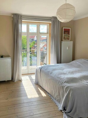 Free WiFi - Classic apartment with a balcony in Amagerbro (København)