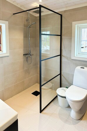 Shower - Family cabin with charm (Mesnali)