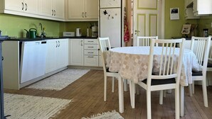 Dining - Farmhouse with wildlife close to Steinkjær (Steinkjer)