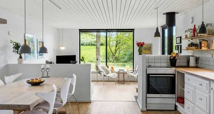 Summerhouse close to nature by The Limfjord