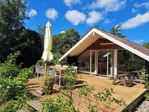 Outdoor dining - Nature retreat by Jægerspris beach (Jægerspris)