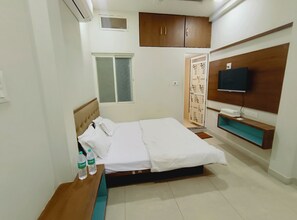Kamar Double Deluks | Wi-Fi gratis dan seprai linen