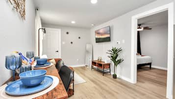 1 bedroom, iron/ironing board, WiFi (free), bed sheets