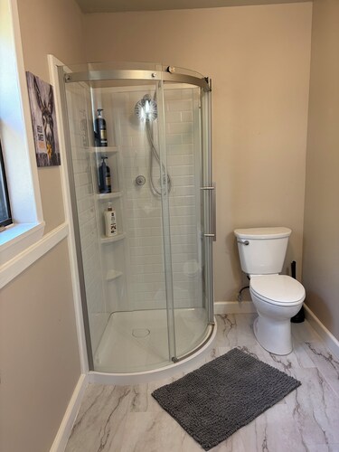  Stay at our spacious 4-bedroom 2 bathroom house in Childress with AC.