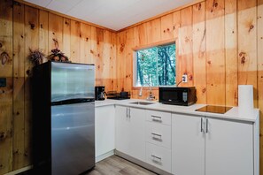 Private kitchen - 2-Bedroom Cottage #11 (Nobel)