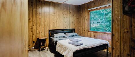 WiFi, bed sheets