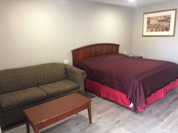 Single Room | Desk, laptop workspace, free WiFi - American Inn (McKinney)
