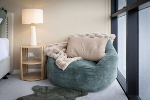 Interior - Serene Coastal Apartment w/Free Parking+Pool+Gym (Broadbeach)