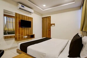 Deluxe Double Room, City View | Desk, laptop workspace, free WiFi - hotel lake view vadodara (Vadodara)
