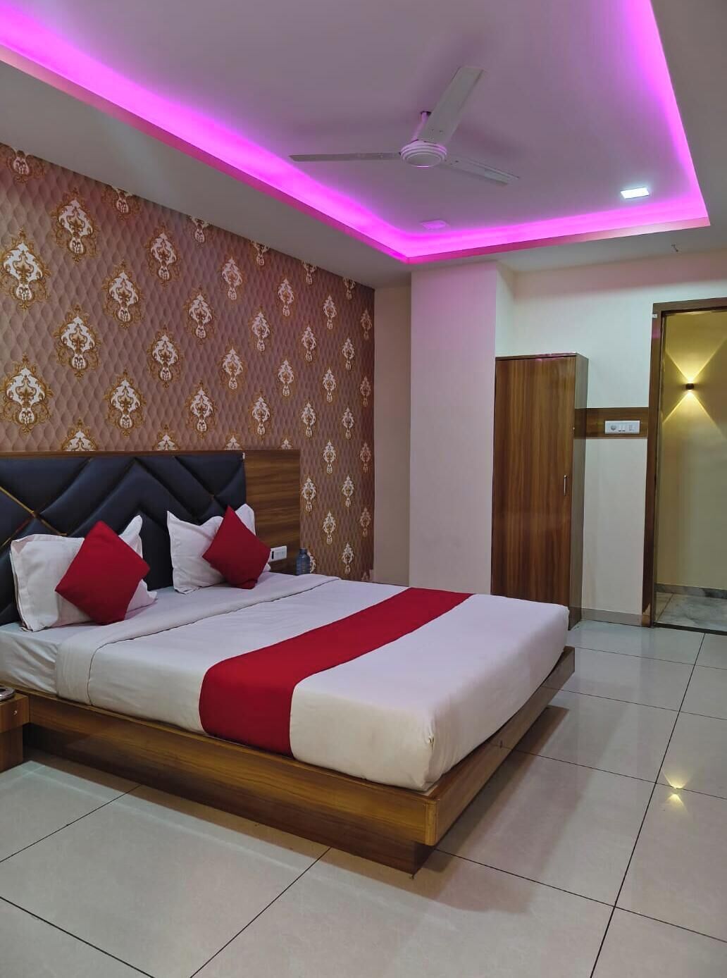 Deluxe Double Room, City View | Desk, laptop workspace, free WiFi