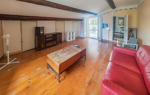 TV - Gorgeous apartment in Cessenon-Sur-Orb with WiFi (Cessenon-Sur-Orb)