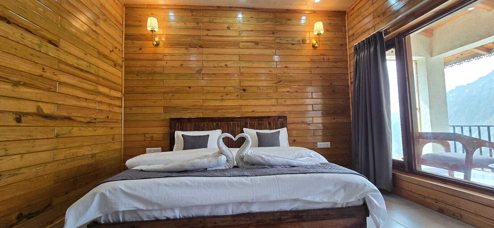 Premium Wooden Suite Room | Desk, laptop workspace, blackout drapes, soundproofing