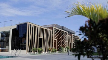 Fachada de la propiedad