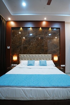 Desk, laptop workspace, free WiFi - Sandy Resort (Kanniyakumari)