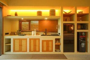 Private kitchen - Live at Serendipity Wellness Villas (Mas)